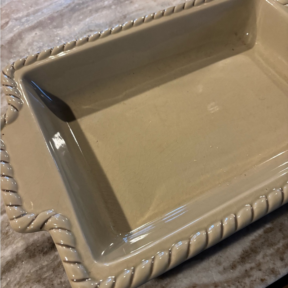 GG acanthus baker dish with stand